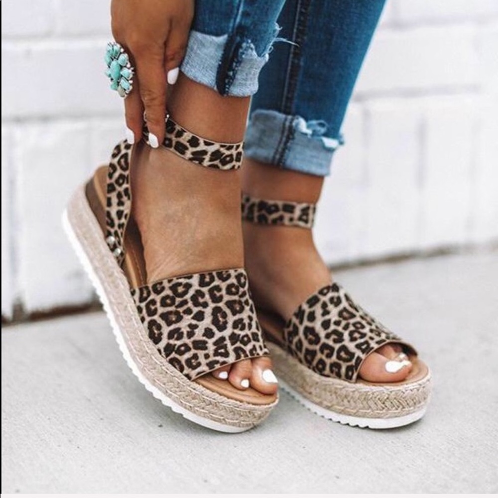 “Emilia”leopard Faux leather Espadrilles platforms - Picture 4 of 8